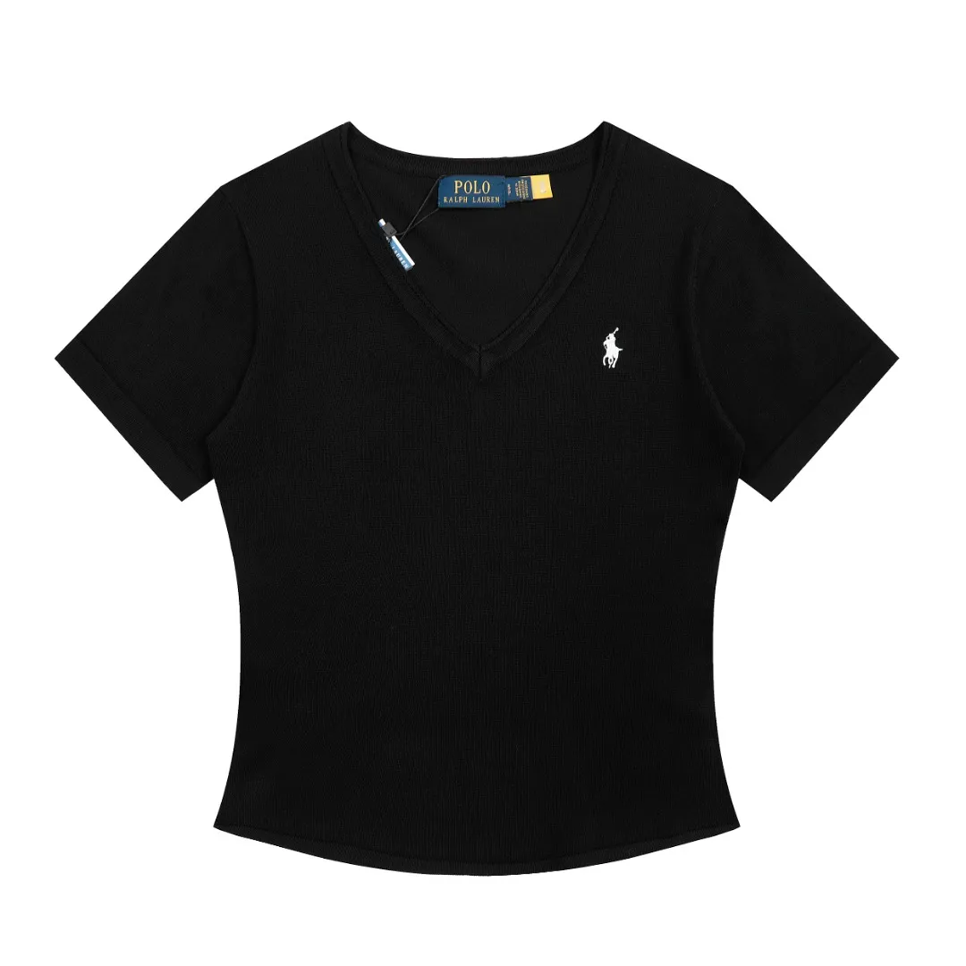 P146 💰 "Top quality" Style number: DS079# (not off the shelves all year round) [Ralph Lauren classic pony embroidery V-neck goddess style summer knitted short sleeves] ✅Ralph Lauren Ralph Lauren popular and versatile women's V-neck ice silk knitted short sleeves ✅Main supply platform live broadcast Wholesale entity Replenish when out of stock Not off the shelves ✅ZP quality 1:1 version Scan the code to enter the GF website Z cabinet quality ✅Comfortable, soft and highly breathable Focusing on high-end, cost-effective and good quality, needless to say. ✅Restore the original version. Loose, comfortable and stress-free. ✅Wear for work and life. Suitable for various occasions. Must-have recommended model for goddesses. Size: S-XL. Color: Black, White, Gray, Navy Blue, Pink Mi Xing.